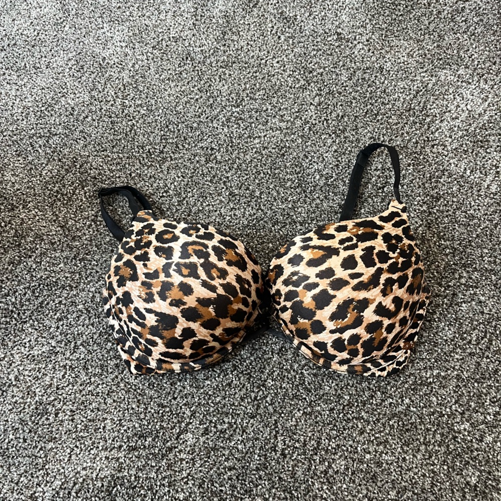 Victoria secret bombshell 34D